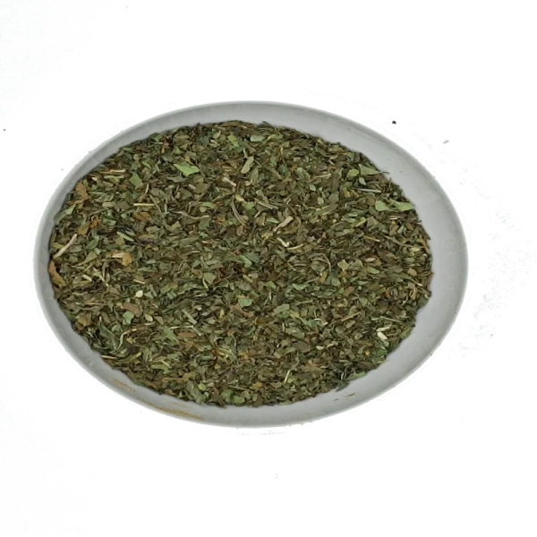 Nana Minze wird auch Krause-Minze genannt Ein häufig verwendetes Gewürz in der orientalischen Küche ist Nana Minze . Es wird oft zu Joghurt und Gemüse hinzugefügt. Manchmal wird Minze auch für einige Zaziki-Varianten verwendet.F ür das Würzen empfehlen wir die Nana Minze, da sie einen runderen Geschmack hat. In den Maghreb-Staaten ist Nana-Minze als Tee sehr beliebt und wird mit grünem Tee aufgegossen. Dieser Tee wird immer gesüßt getrunken! Die Nana Minze ist auch unter den Namen Spearminze, wilde Minze, marokkanische Minze oder Krauseminze bekannt.