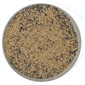 Orangenpfeffer, gemahlenes Gewürz in Schale